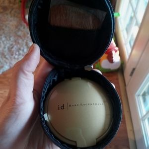 I.D. Bare Escentuals Gold mirror refillable makeup compact with Black case.